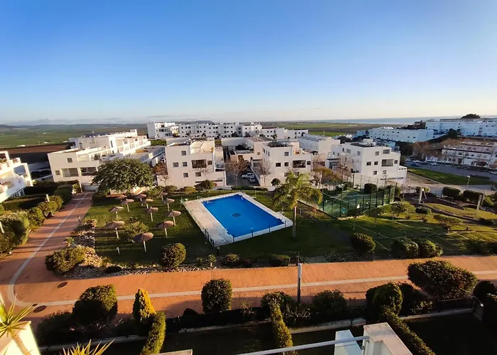 Apartamento Apartamentovistasconil, ático Con Piscina, Jardín, Pista De Pádel Y Solárium Conil De La Frontera