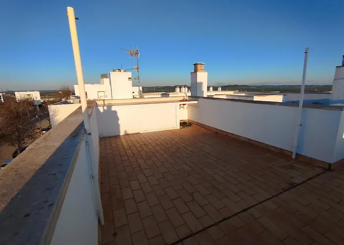 Apartamento Apartamentovistasconil, ático Con Piscina, Jardín, Pista De Pádel Y Solárium