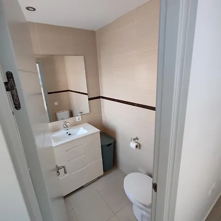 Διαμέρισμα Apartamentovistasconil, Atico Con Piscina, Jardin, Pista De Padel Y Solarium Conil De La Frontera